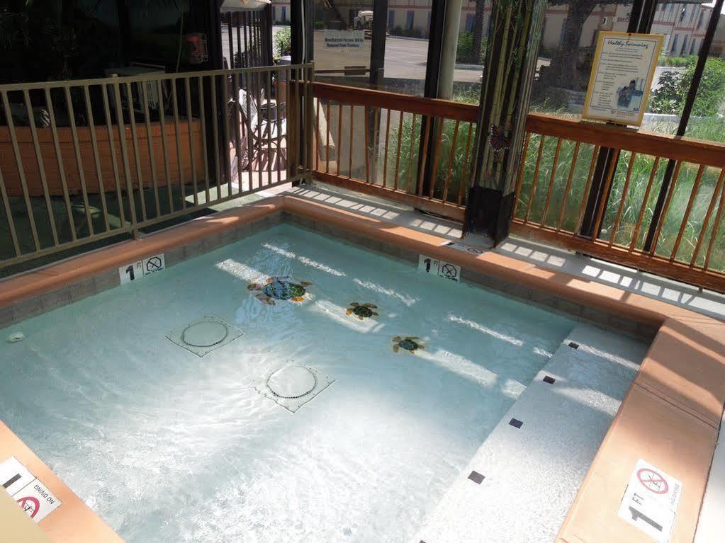Howard Johnson Florence/ Cincinnati Area Екстер'єр фото