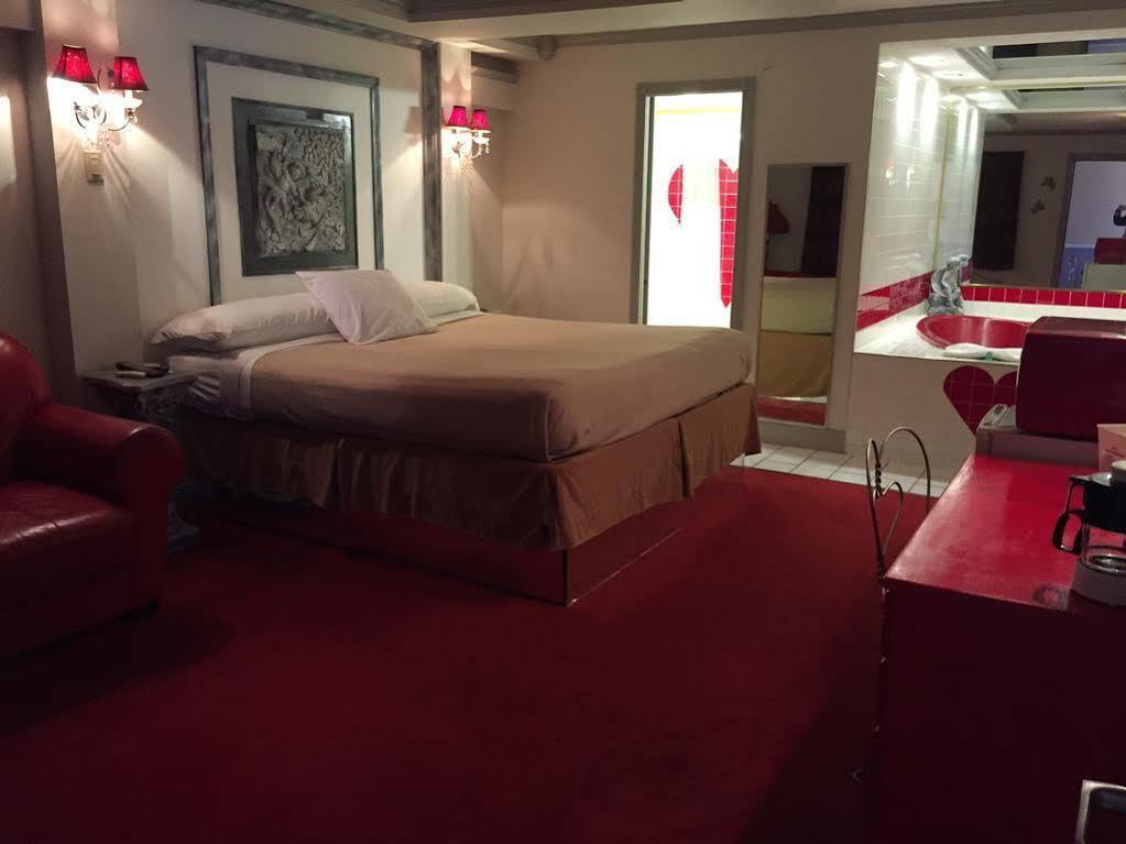 Howard Johnson Florence/ Cincinnati Area Екстер'єр фото